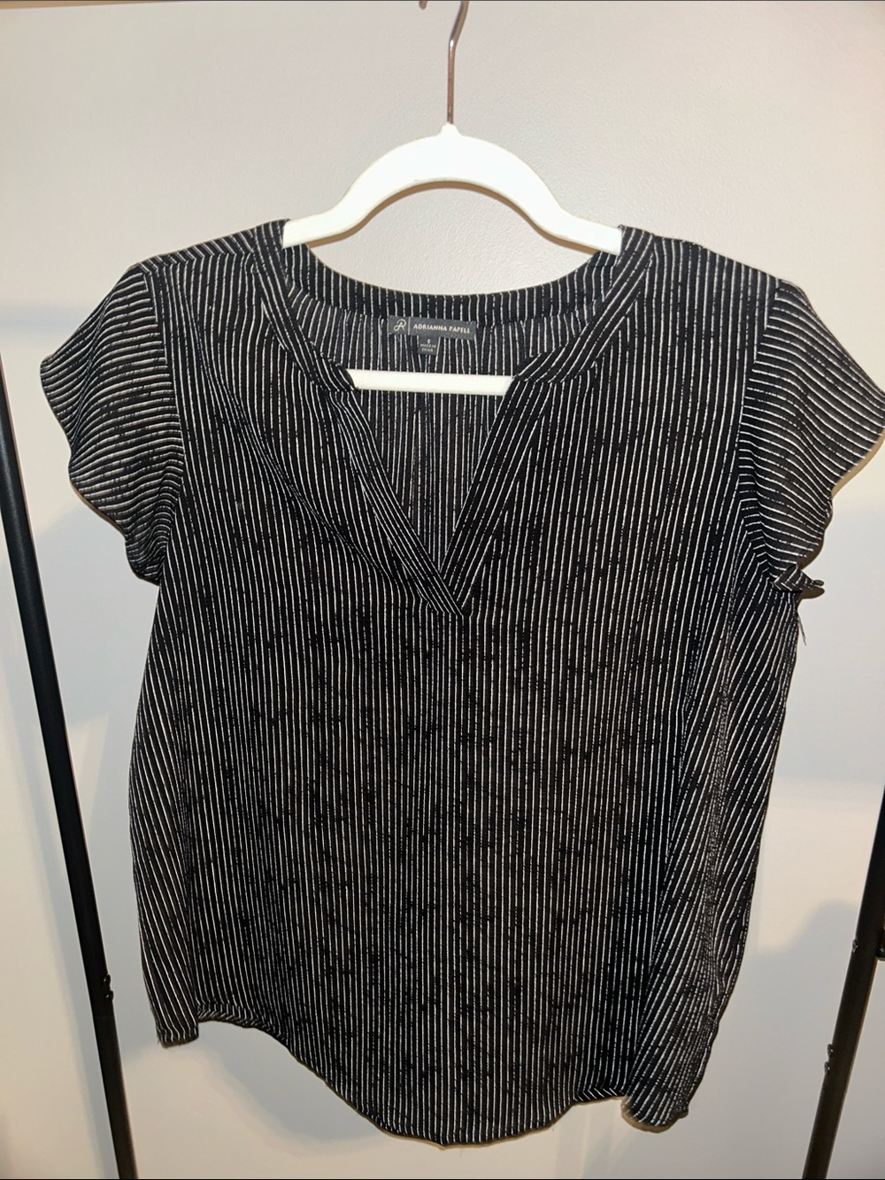 Adrianna Papell Black and White Pinstripe V-Neck Blouse Size Small